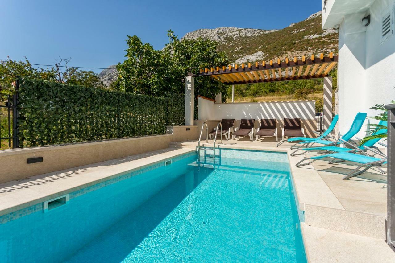דירות Čisla House Luce With Pool מראה חיצוני תמונה