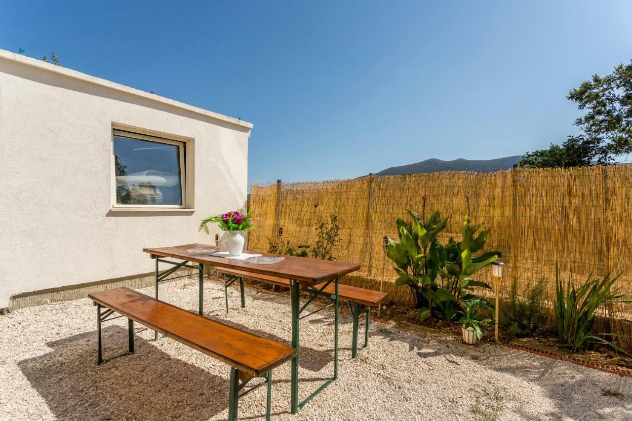 דירות Čisla House Luce With Pool מראה חיצוני תמונה