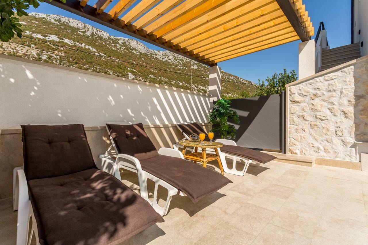 דירות Čisla House Luce With Pool מראה חיצוני תמונה
