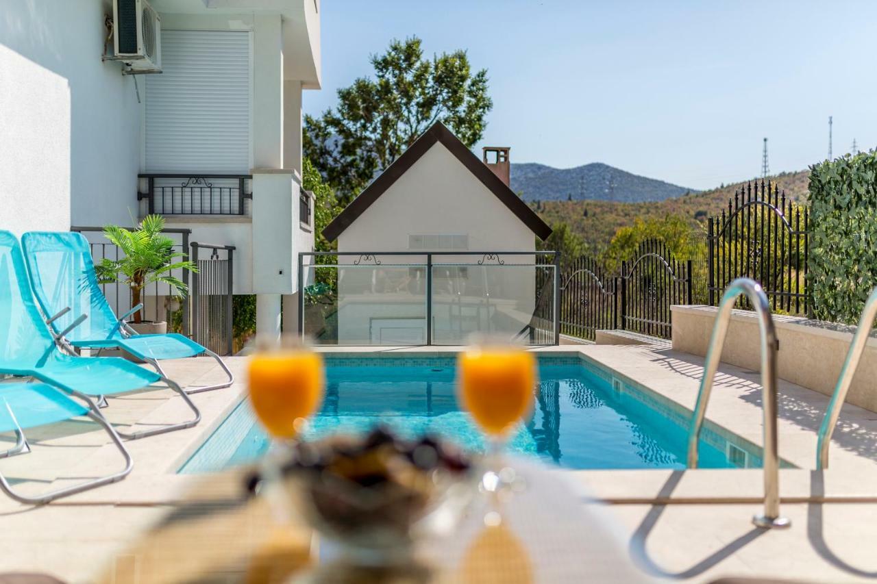 דירות Čisla House Luce With Pool מראה חיצוני תמונה
