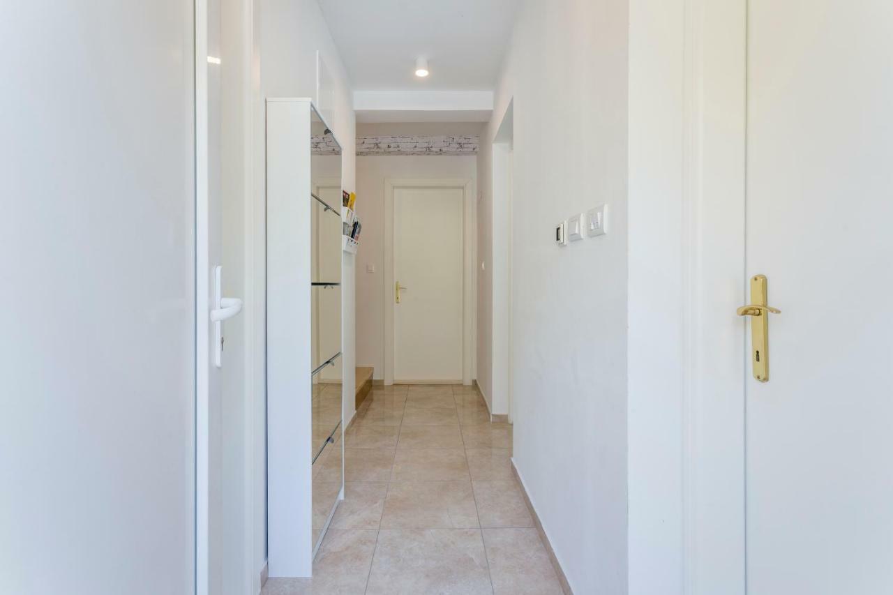 דירות Čisla House Luce With Pool מראה חיצוני תמונה